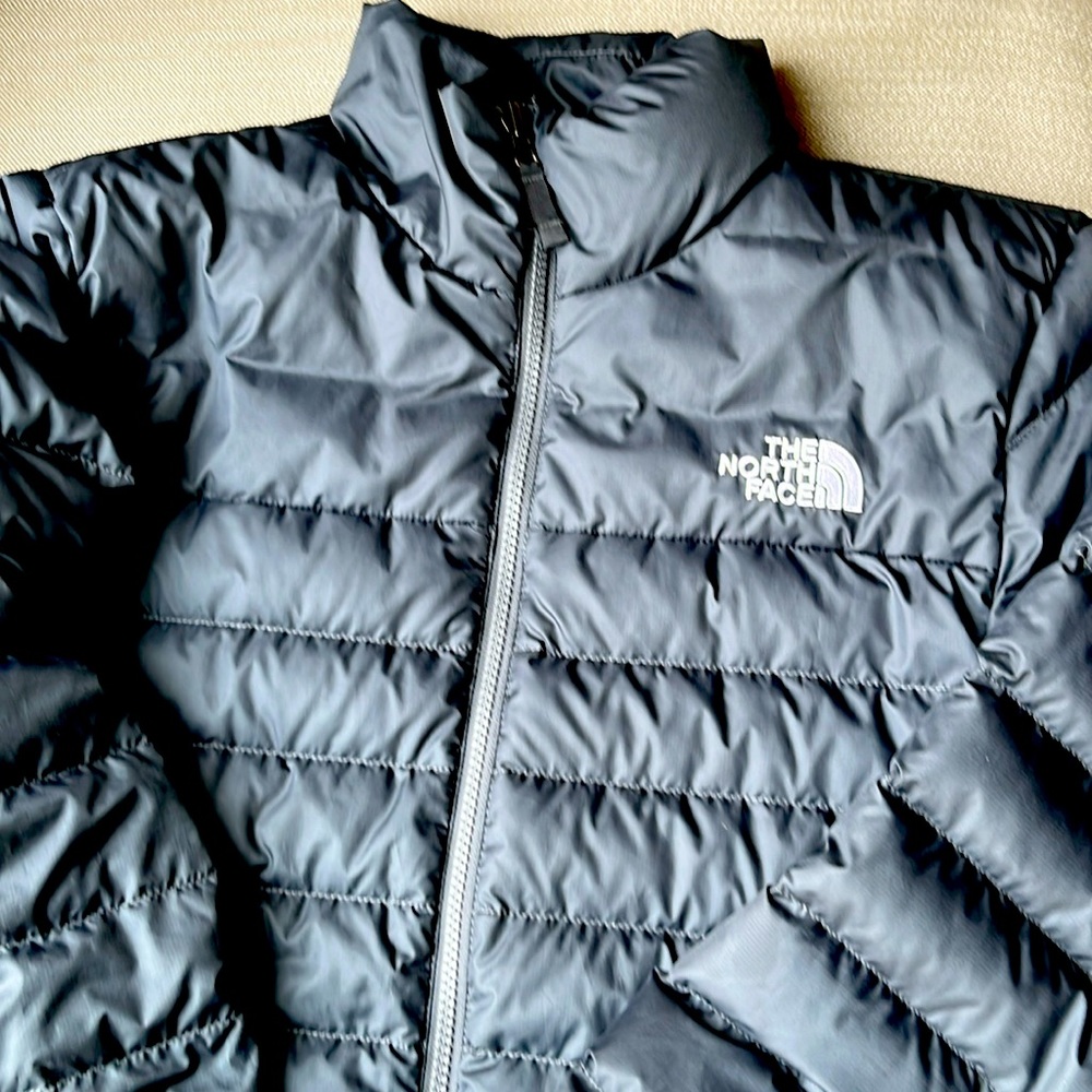 Men’s North Face Jacket.  Size Small.  Color Grey.